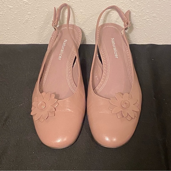 Naturalizer Mauve Flower Kitten Heel Slingbacks 6 - Picture 1 of 7